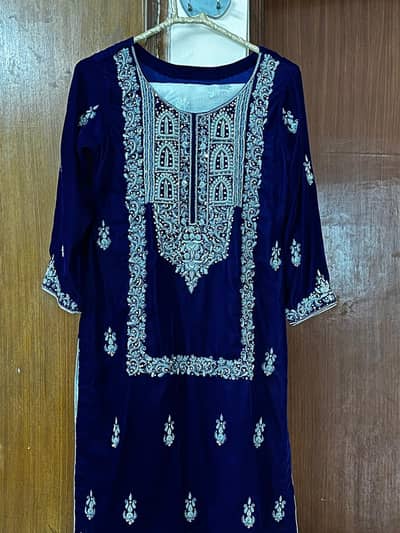 Elegant Silver Banarsi Suit with Organza Dupatta – Brand New