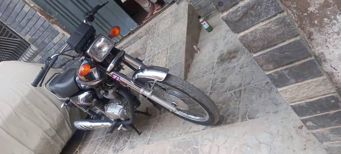 Honda 125 Black Color