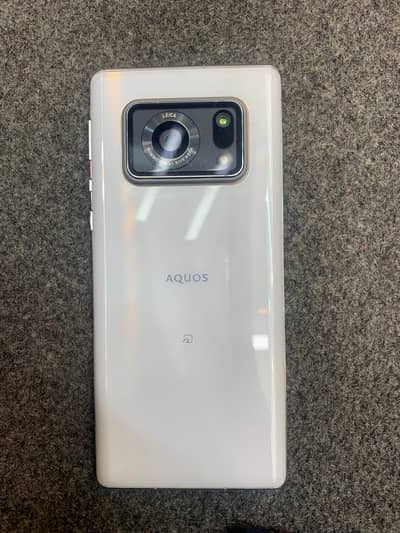 aquos R6  no : 03186658527