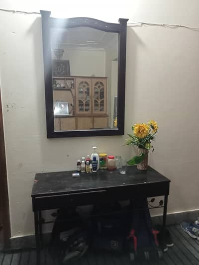 Very Good Condition Table with big Mirror