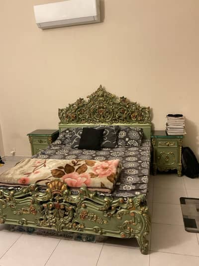 Wooden Double Queen Size Bed Set with Side Tables and Dressing Table