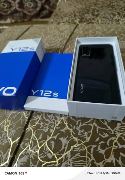 vivo y12s 3/32 gb with box