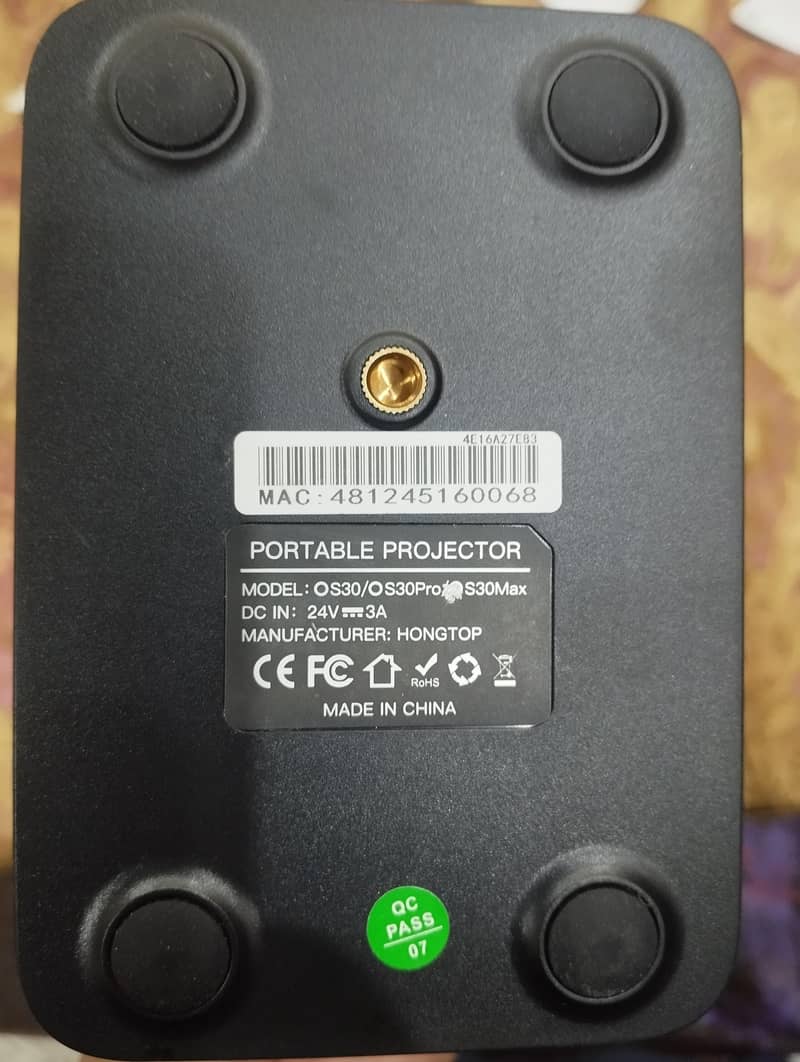 HDMI mini projector 1