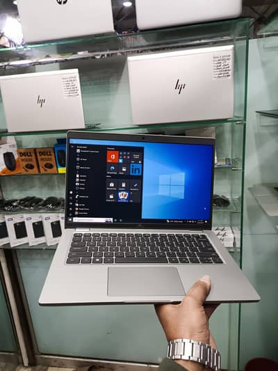 Dell Latitude C i5-12th Gen 8GB RAM 256GB SSD NVMe 10/10 Conditions: