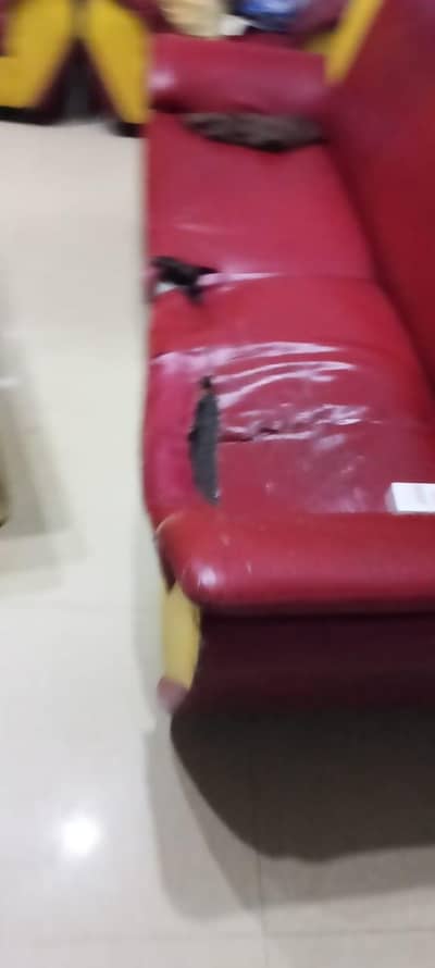 7 Seater Sofa Set For Sell Ek Sofa Damage hai bs
