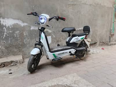Electric scooty Yj Future Indus