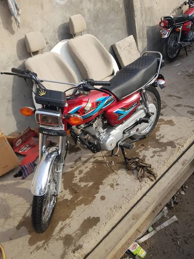 Honda 125 condition 10. by 8  the walay door rahay