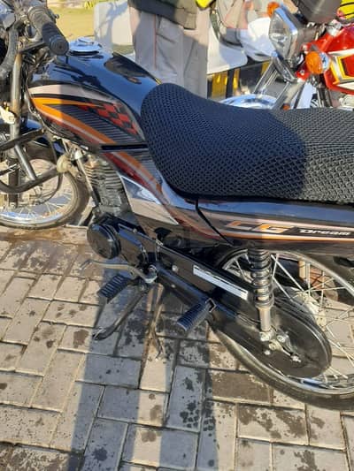 Black Honda 125 Dream | 2016 | Lahore registered