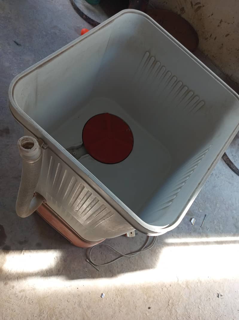 MiNi WASHiNG MACHiNE 4