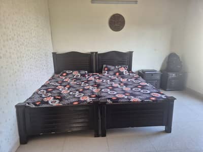Single bed/ Single bed for sale/ Wooden bed