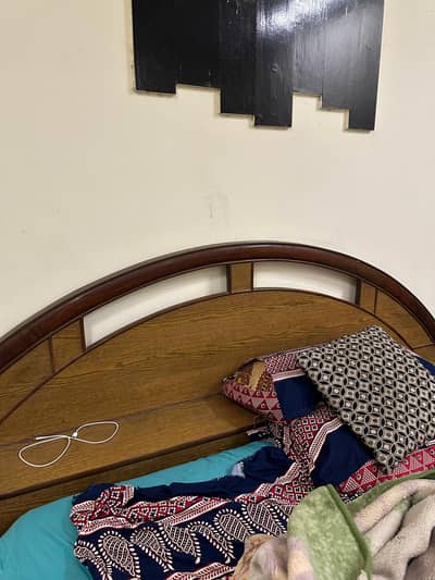 Purani wood ka mazbot bed with side tables
