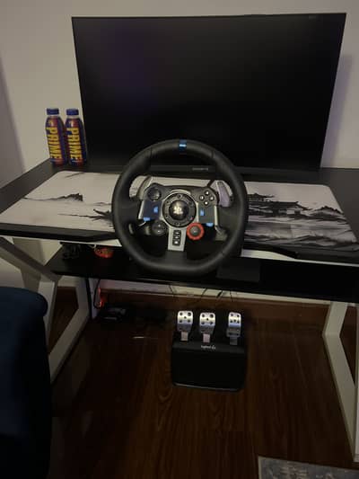 Selling my logitech g29 amazing condition.