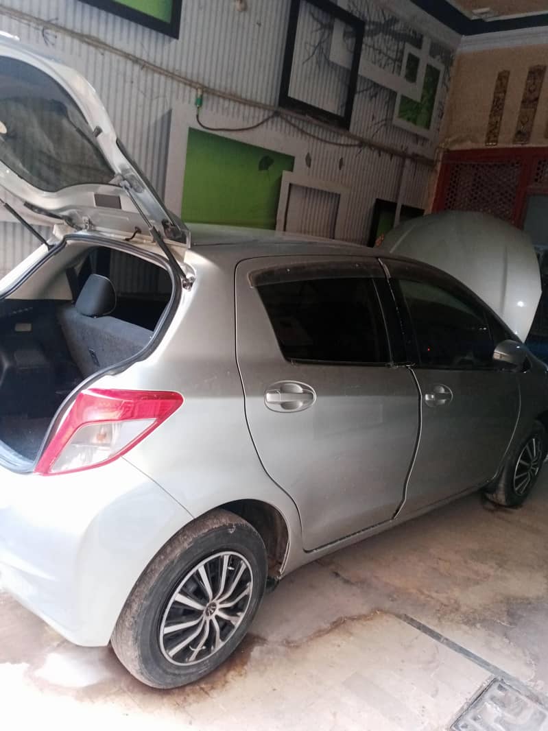 Vitz Car Automatic 3