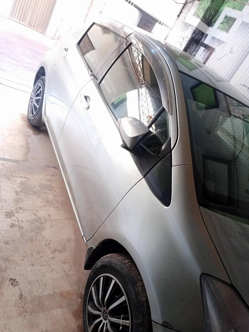 Vitz Car Automatic 19