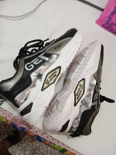 GET VIR brand new Shoes. . . Size: 41 or 7