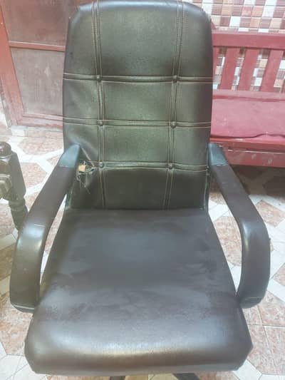 Office chair only 3 months used