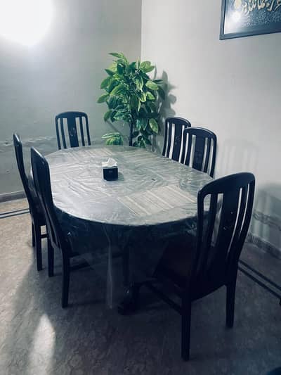 DINNING TABLE AND CHAIRS