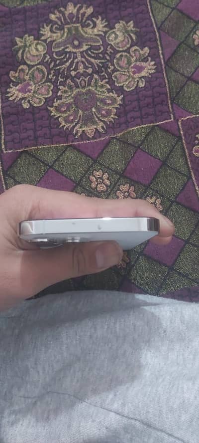 IPHONE 13 pro max non pta white color