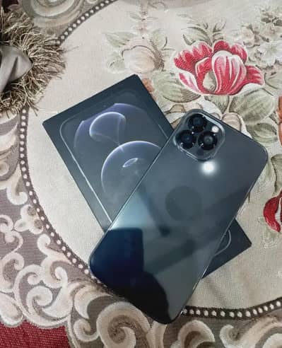 iphone 12 pro max sim glirtch