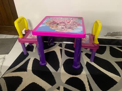 Kids Table and Chairs