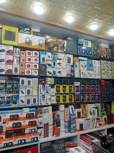 mobile acesries miss battery charger headphones