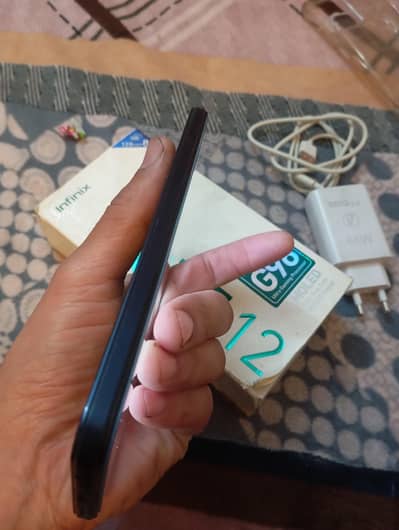 infinx not 12 8 128 with box chger finger ok all ok