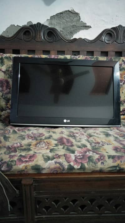 LG 32" LED for sale  0/3/0/0/0/7/7/0/5/1/0