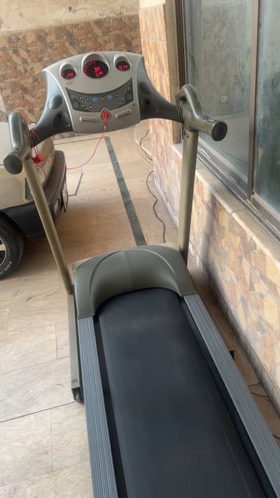 Treadmill running machine sports art