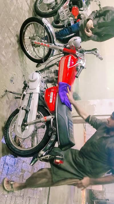 Honda 125 Lahore No.  1990 model