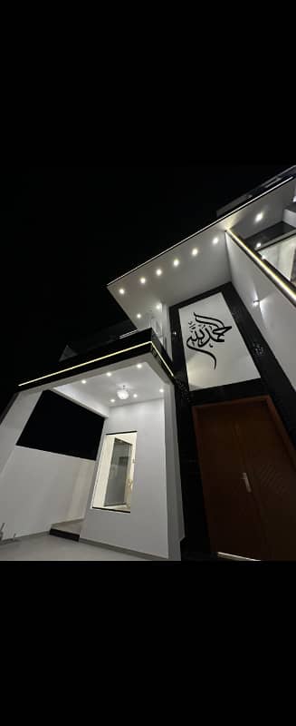 Stunning Like New 500 Yards Upper Portion is Available For Rent