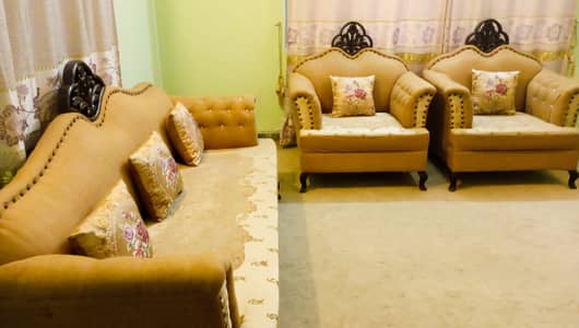 5 Seater Sofa Set With Cusions