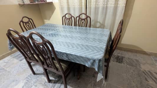 6 seater Dining Table | Good condition