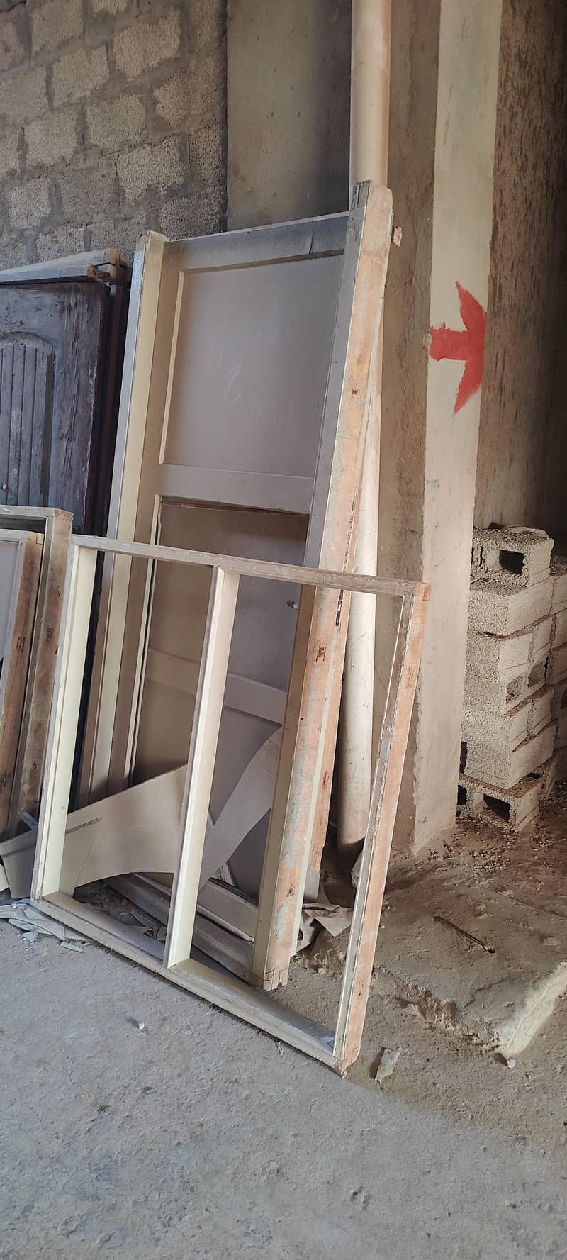 لکڑ کے دروازے چکاٹ کے ساتھ 5