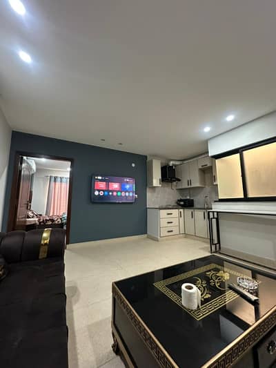 1 bed luxury apartments for rent on daily basis in bahria town lahore