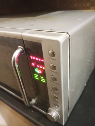 Microwave oven