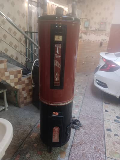 Geyser  Rs. 28000 just like new Sargodha city
