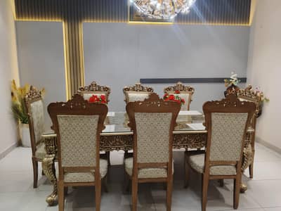 Dining table for sale