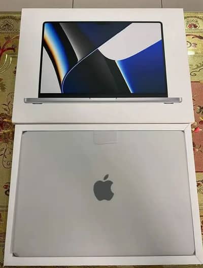 Apple Macbook pro M2 max 1TB with complete box available