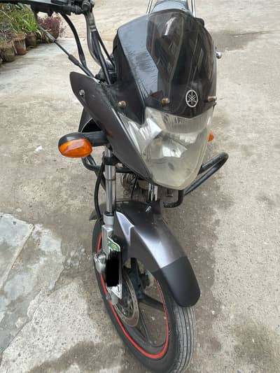 Yamaha ybr 125 . . urgent sale . . 03137895644. . !