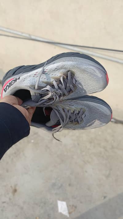 hooks  imported branded shoes