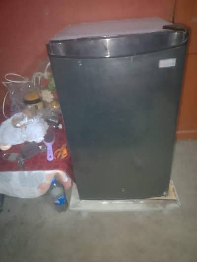room fridger good working 03333565942