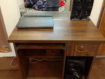 Wooden computer table