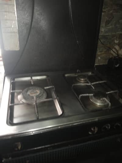 Three burner cooking range