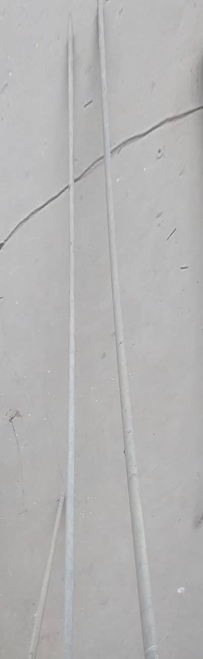 ponay ka G,I ka pipe  2.5 nali hai.