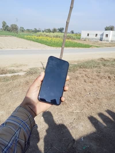 I phone 11 PTA aprof water pack total janman box be sath hy