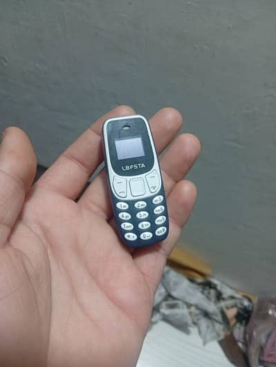 B M10 Mini Keypad Phone