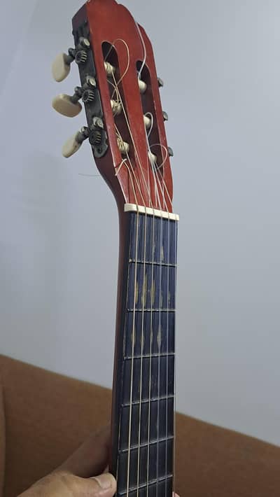 Classical Acoustic Guitar (nylon strings) jumbo size