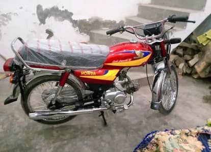 Honda CD 70 cc urgent for sale contact WhatsApp,,0305-8750118