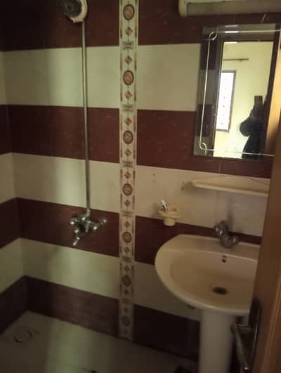 4marla 2beds tv lounge kitchen attached baths neat clean upper portion for rent in G 13 1 islamabad