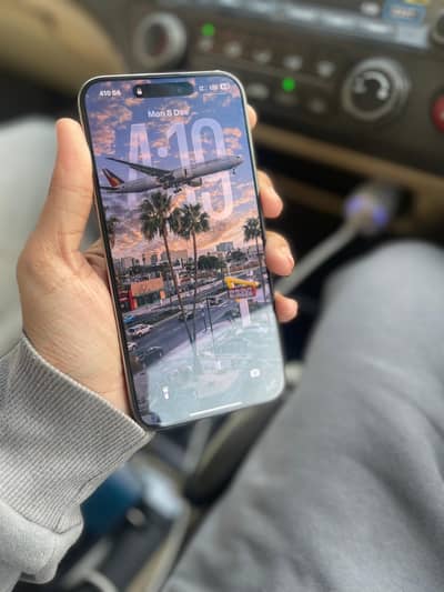 I Phone 15 Pro max Natural Titanium